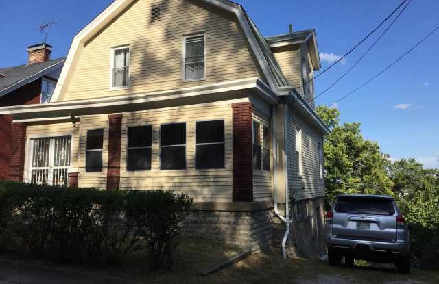 Large, Three-Bedroom Home in Devou Park - 808 Western Avenue, Covington, KY 41011
