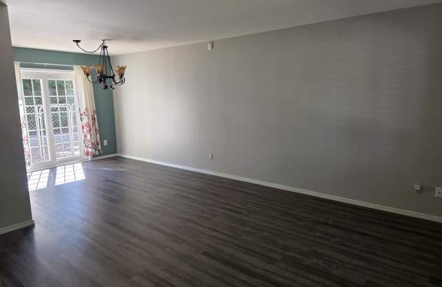 4976 Harvest Road Gallery 3