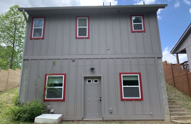 185 Duckworth Avenue - Unit B - 185 Duckworth Avenue, Brevard, NC 28712 185 Duckworth Avenue - Unit B - 185 Duckworth Avenue, Brevard, NC 28712