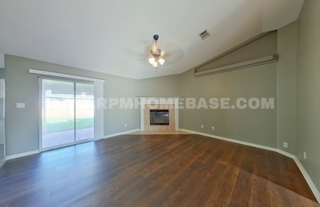 Charming 3-Bedroom Home in the Hidden Estates Community of Navarre Gallery 4