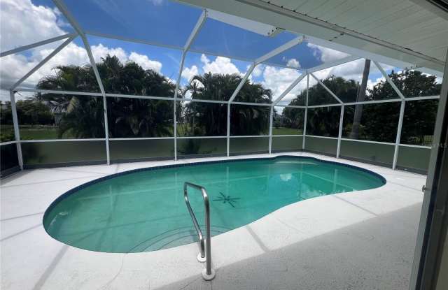 1612 BLUE LAKE Circle Gallery 2