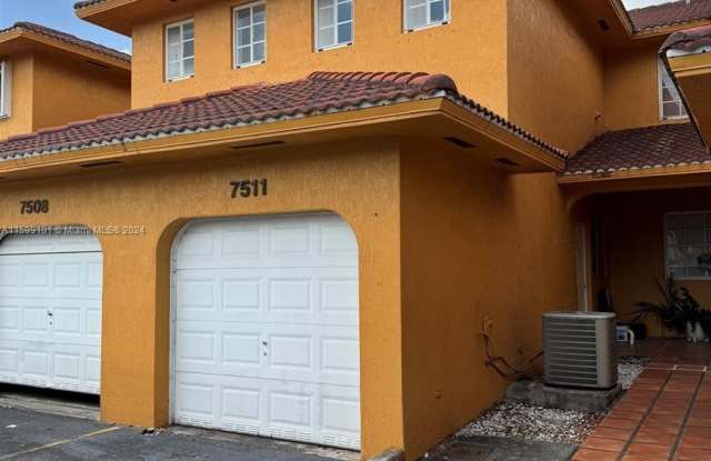 7511 NW 176th Ter Gallery 2