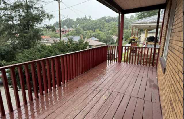 Spacious 4 Bedroom Home in Swissvale Gallery 3