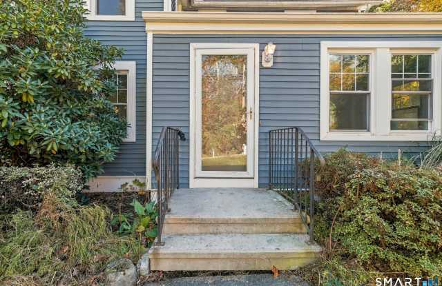 240 Kenwood Avenue Gallery 4
