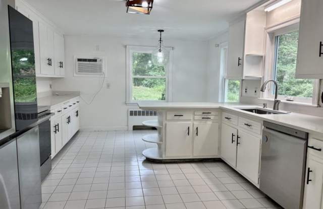 379 Newton St. photos photos