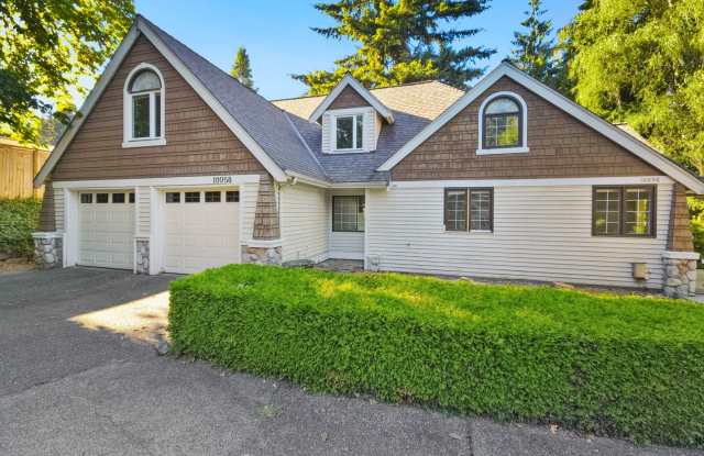 Stunning 4-Bedroom Home with Luxurious Master Suite and Prime Location photos photos
