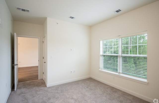 Sherwood Apartment Homes Gallery 3