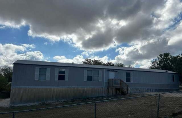 215  Greenfield RD - 215 Greenfield Road, Hays County, TX 78640