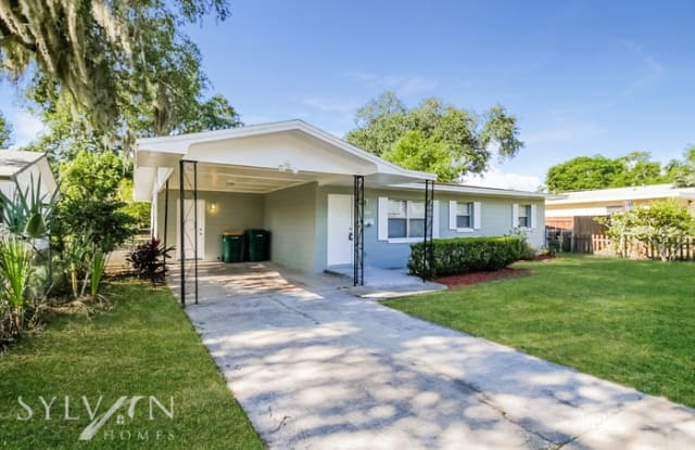 504 East Hazzard Avenue - 504 East Hazzard Avenue, Eustis, FL 32726