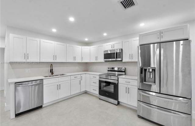 3655 Stirling Road 1, Hollywood, FL 33312 photos photos