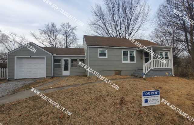 Spacious Raytown Home-Available in NOVEMBER!! Gallery 1