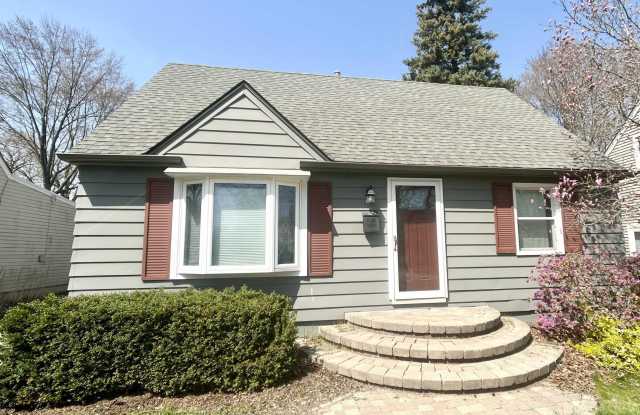421 N Edgeworth - 421 North Edgeworth Avenue, Royal Oak, MI 48067