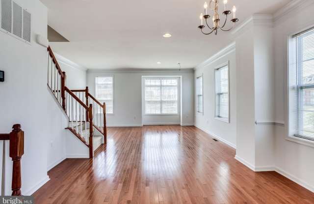 43190 WHELPLEHILL TERRACE Gallery 4