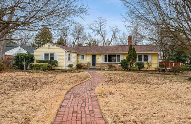 Easy one level living on a 1/3 acre corner lot! photos photos
