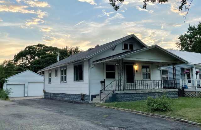 2 Bed 2 Bath House with 2 Car Garage photos photos