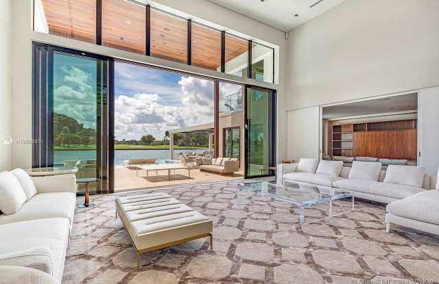 9420 W BROADVIEW DR Gallery 3