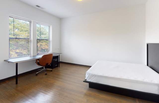 5300 S Drexel Gallery 4