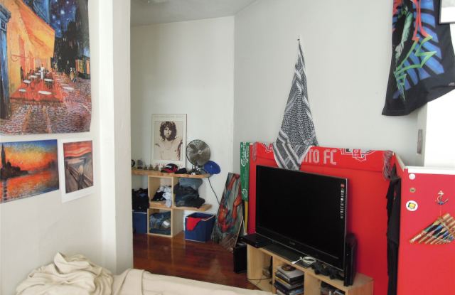 204 Hemenway St Gallery 4