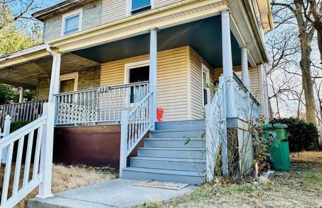 125 E WOODLAND Avenue photos photos