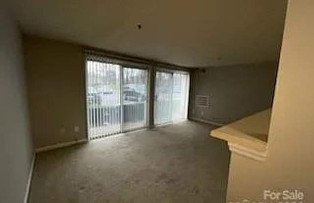 Room in 3 Bedroom Home at Arlyn Cir photos photos