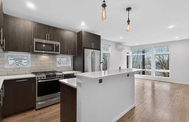 2013 15th Avenue South#A photos photos