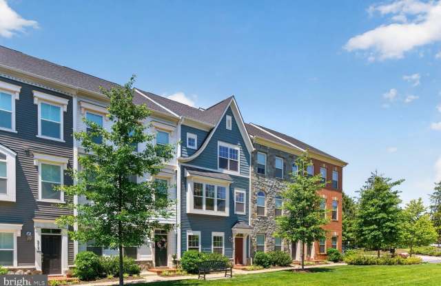 5128 RIDGEVIEW RETREAT Drive Gallery 1