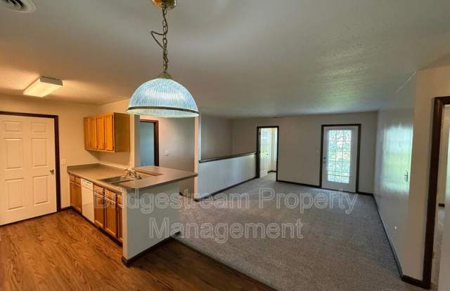 136 Colonial Circle Gallery 3
