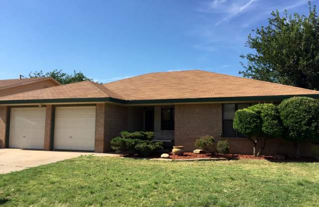 3 bed 2 bath 2 car garage! Self Showing photos photos