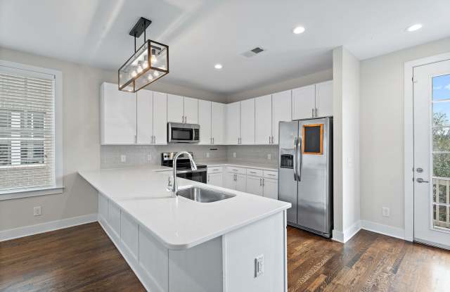 Gorgeous Spacious Townhome in the Heart of East Nashville!! - 218 Porter Village Circle, Nashville, TN 37206 Gorgeous Spacious Townhome in the Heart of East Nashville!! - 218 Porter Village Circle, Nashville, TN 37206