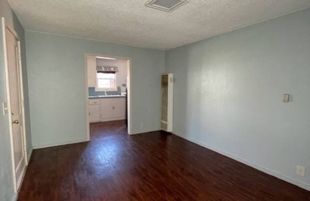 Small 1 bed, 1 bath. Gallery 4
