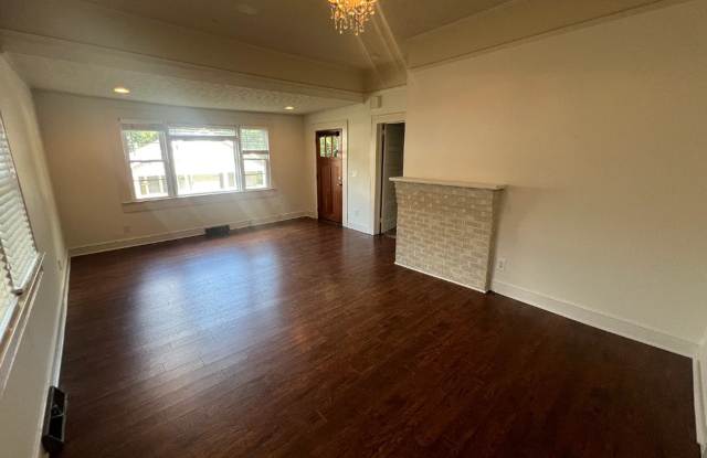 Renovated 2-Bedroom Home with Fenced Backyard & 2-Car Garage Near Downtown Greenville! Gallery 3
