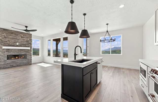 5993 N Fairview Drive Gallery 2