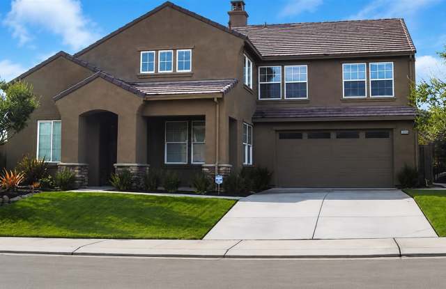 3,800 sq foot Home in Diablo Grande with Private Pool & Spa Gallery 1