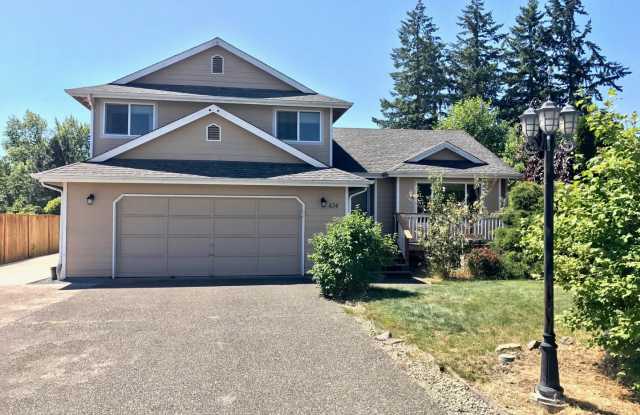 3 Bedroom Pacific Home Packed with Features!! Gallery 1