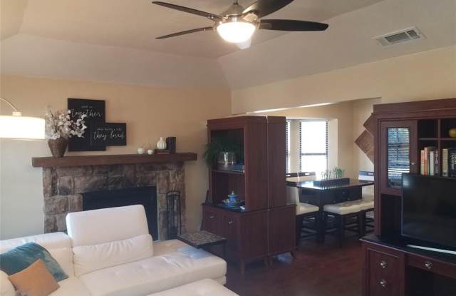 6400 Woods Edge Drive Gallery 4