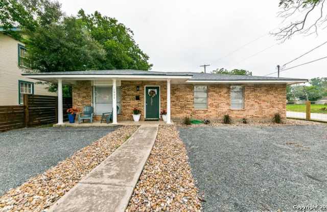Room in 3 Bedroom Home at Pan Am Expy photos photos