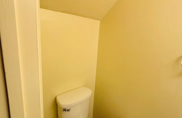 4 Bedroom 2.5 Bath Townhouse Gallery 4