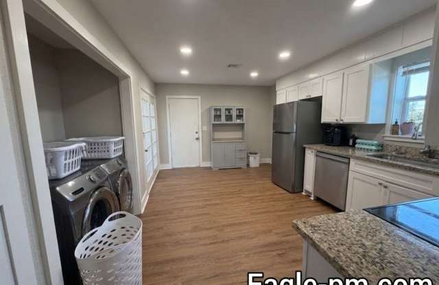 2 Bedroom 1 Bath Home for Rent Gallery 4