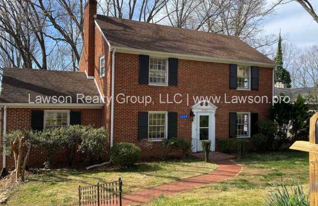 Lovely 4 Bedroom 3 Bath Home in South Roanoke photos photos