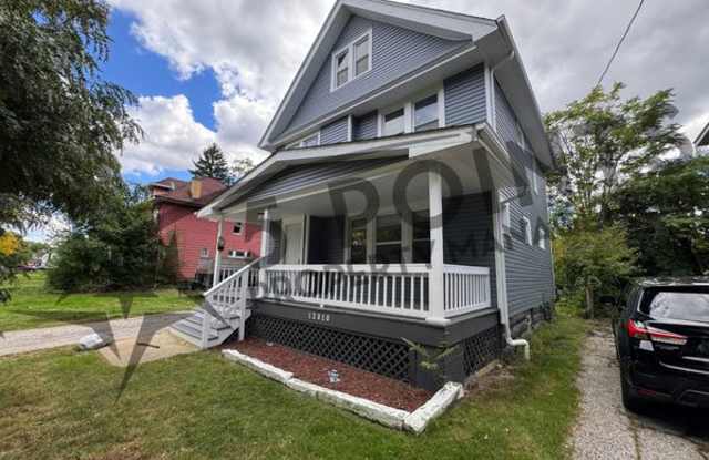 12010 Castlewood Avenue Gallery 2