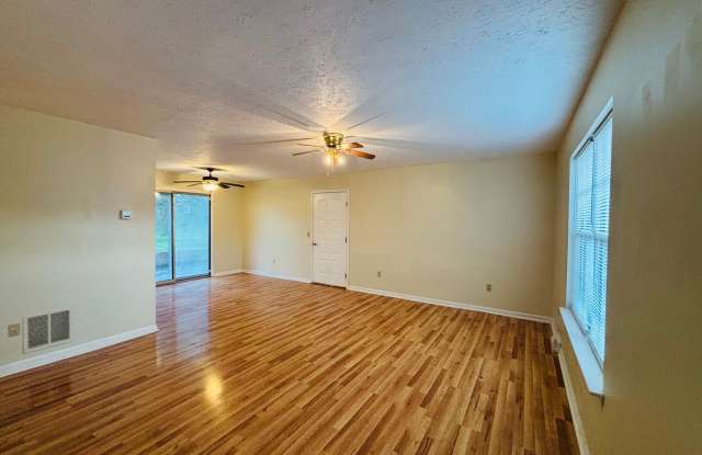4 Bedroom 2 Bath House 1 Car Garage Gallery 3