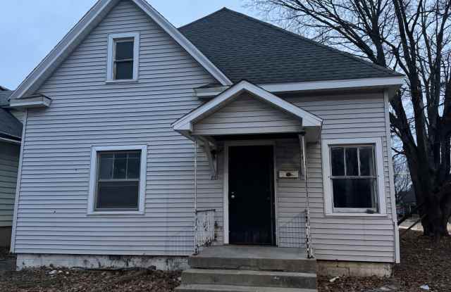 102 Kentucky Ave - 102 Kentucky Avenue, Danville, IL 61832