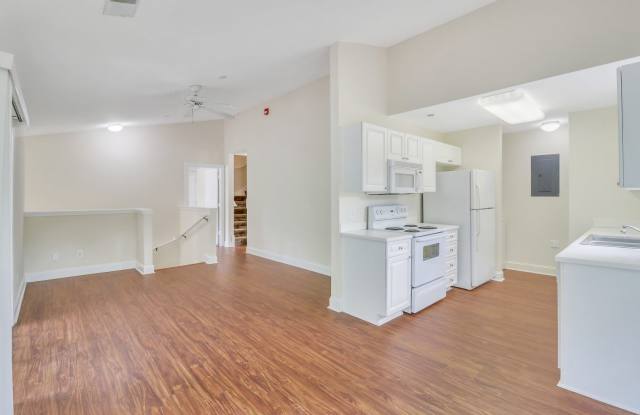 Stunning Top Floor 3 Bedroom Condo with Marsh Views in Gated Summerfield Community Gallery 3