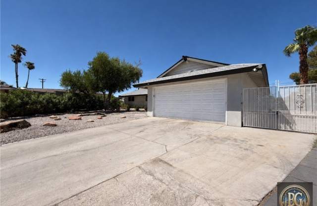 3824 Golf Lane Gallery 2