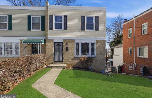 6561 N CAPITOL Street NE photos photos