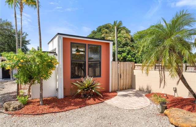 2618 Monroe St photos photos
