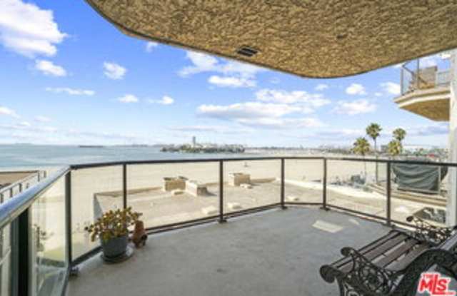 1230 East Ocean Boulevard Gallery 4