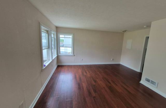 1813 Ransburg Avenue Gallery 2