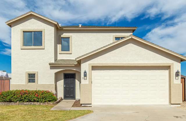 Beautifully Maintained 3-Bedroom Home with RV Gate Near the Superstition Mountains Gallery 1