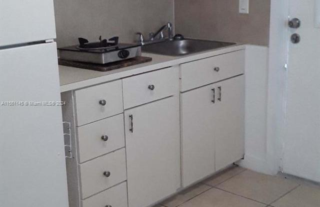 1420 SW 127 CT - 1420 Southwest 127th Court, Tamiami, FL 33184